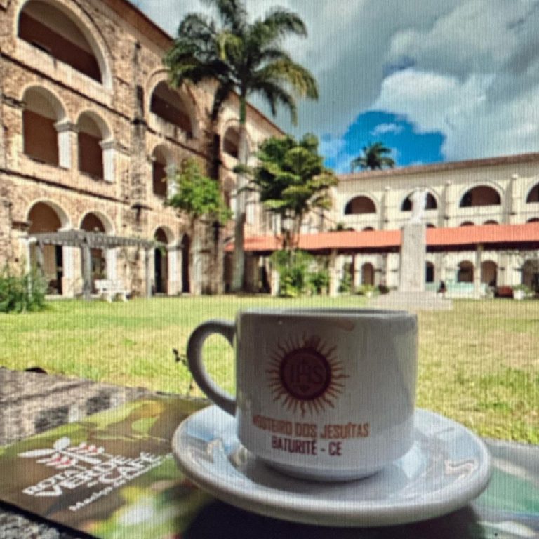 Café do Mosteiro no claustro